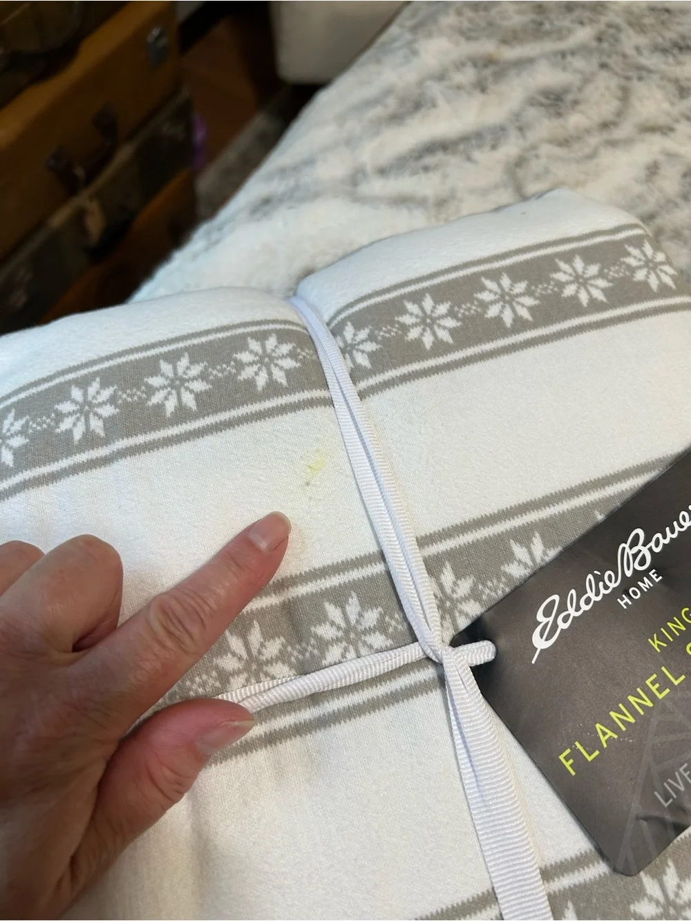 Eddie Bauer King Flannel Sheet Set - Gray & White Snowflake Stripe NWT